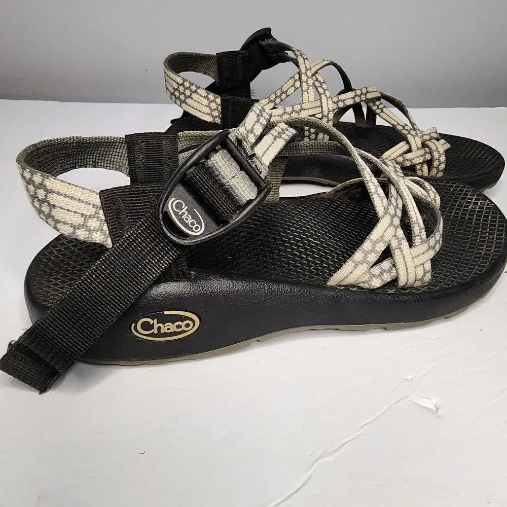 Chaco Women's Toe Loop Thong Sandals Size 7 Gray White Fabric Vibram Sole